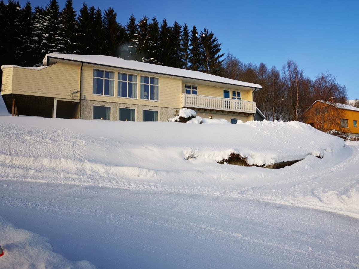 Lyngen, Mackay appartment, Lyngen Lyngseidet Exteriör bild