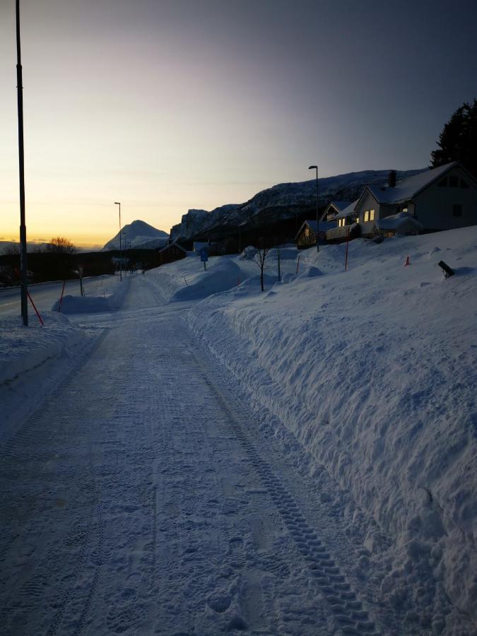 Lyngen, Mackay appartment, Lyngen Lyngseidet Exteriör bild