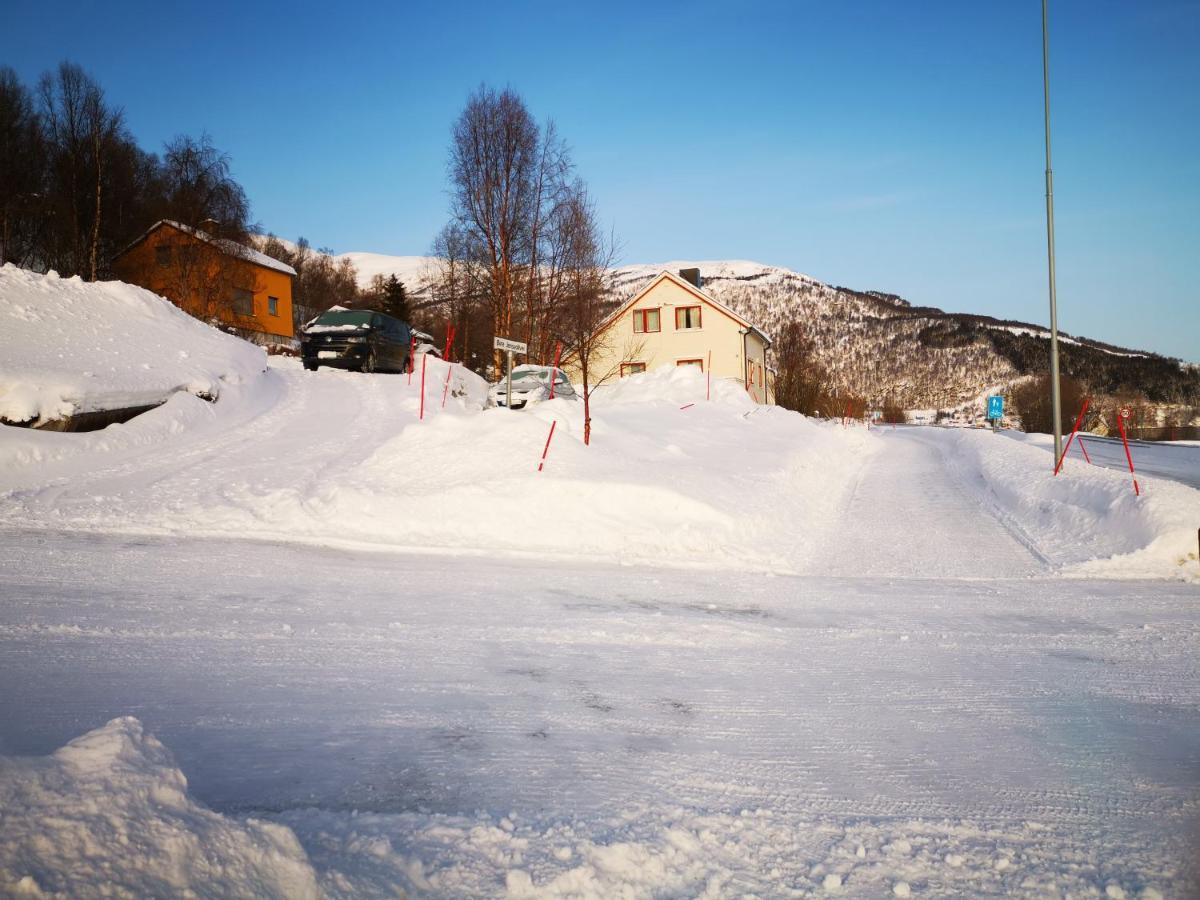 Lyngen, Mackay appartment, Lyngen Lyngseidet Exteriör bild