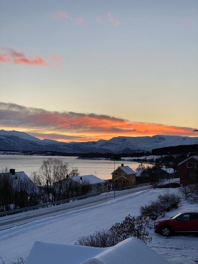 Lyngen, Mackay appartment, Lyngen Lyngseidet Exteriör bild